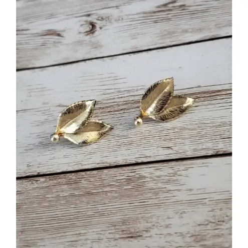 Vintage Screw On Earrings