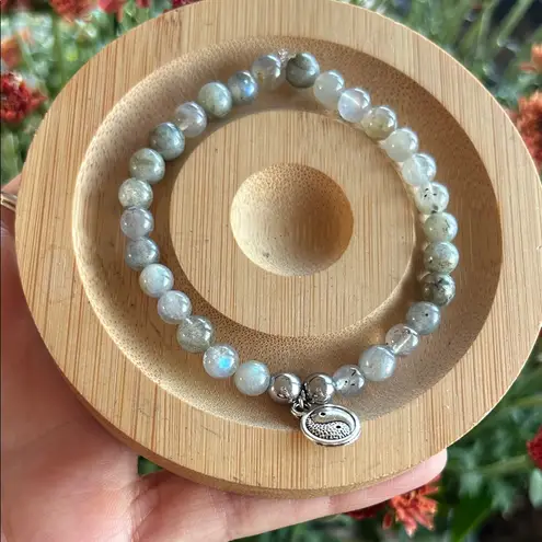 Handmade Labradorite + Hematite Beaded Bracelet with Yin Yang ☯️ Silver Charm *