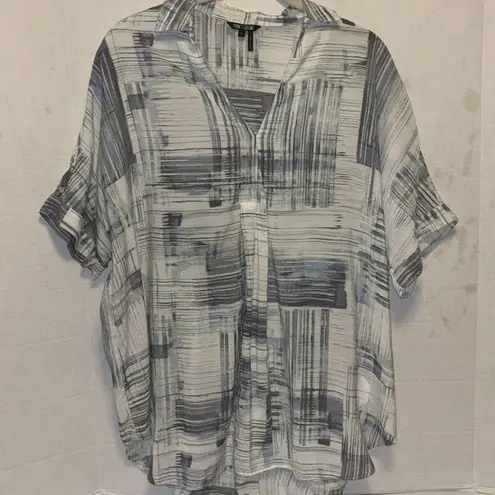 Nic+Zoe BRAND BLUE GREY WHITE BLOUSE GEOMETRIC DESIGN RAYON AND NYLON SIZE LARGE