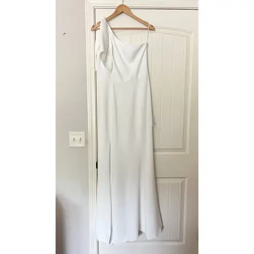 Dress the Population NWT Georgina One-Shoulder Crepe Gown Off White