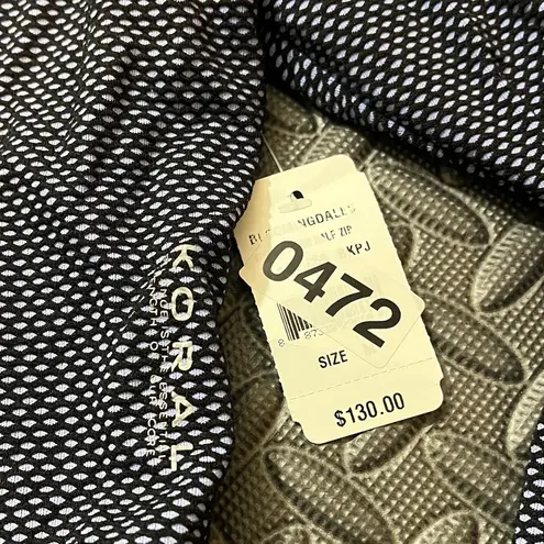 Koral NWT Dylan 3D Mesh Half zip pullover black/ Persian Jewel relaxed fit top