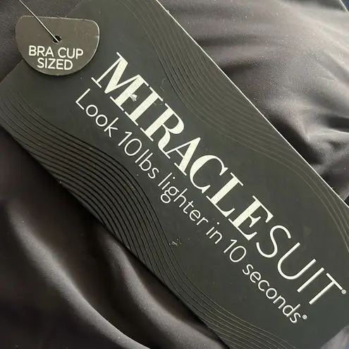 MiracleSuit Underwire Plunge Bra Top in Black, NWT, Size 38 DDD