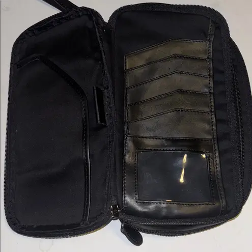 LL BEAN BLACK LEATHER WRISTLET DOUBLE ZIP CLOSURE ONE SLIP POCKET OUTSIDE
UNISEX