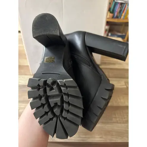 Simmi London Women's Jemma Platform Lug Sole Chunky Heeled Ankle Boot size 9