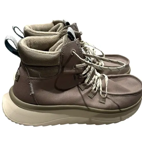 Hey Dude woMen's Wendy Peak Apres Coated Twill High-Top Boots size 8