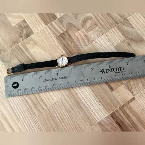 Bulova Accutron Rare Vintage Ladies Watch Gold Filled Case White Dial Leather