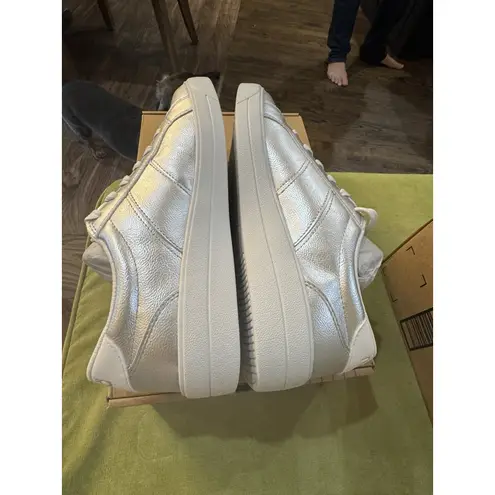 Ryka Viv Classic Sneaker Silver Size 9.5 Wide Lifestyle