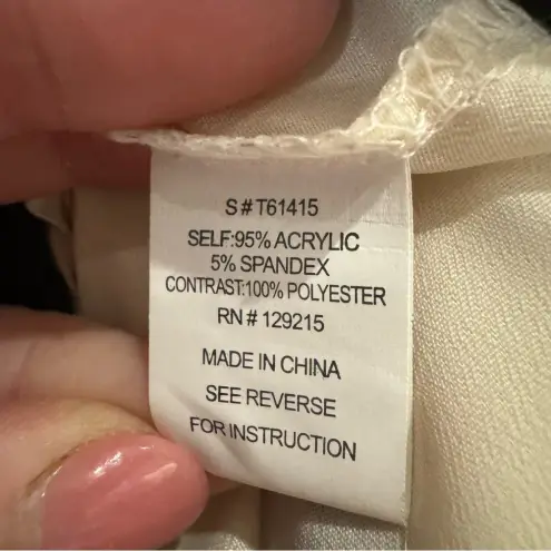 Anthropologie  Comme Toi‎ Short Sleeve Sweater w/cream lining and Distressed Trim