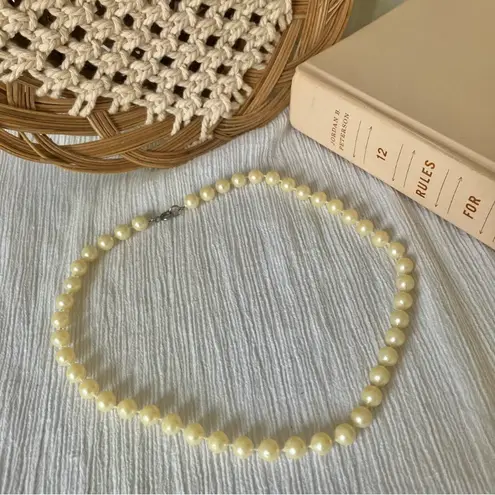 American Vintage Pearl “Ingrid” Cream Yellow Pearl Necklace 17” Classic Style Femme Bridal Simple