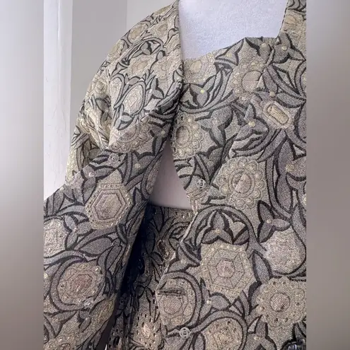 Vintage ‘80s Lilian Fell pour Prognostic Black & Gold Baroque Print Skirt Suit Size M