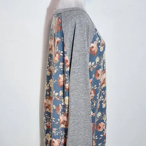 Andree by Unit Blue Floral Knit Top with Gray Raglan Sleeves Size 2X Floral Top