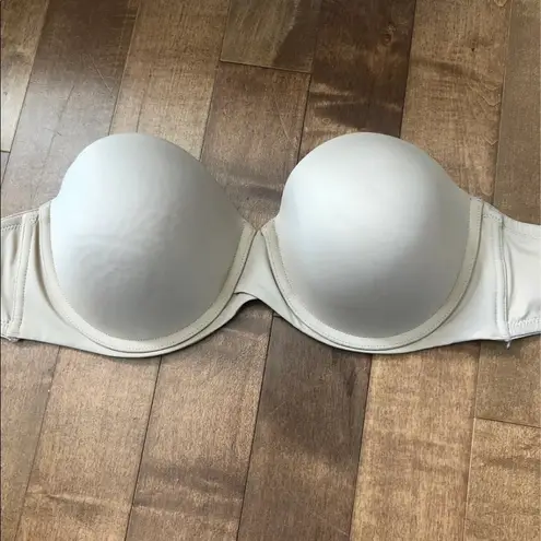 Maidenform stay put strapless size 38C