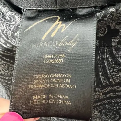 MiracleSuit M Miracle body by black paisley shaping pull on leggings size 2