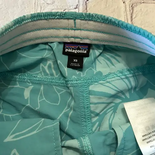 Patagonia Baggies Blue Floral Size XS