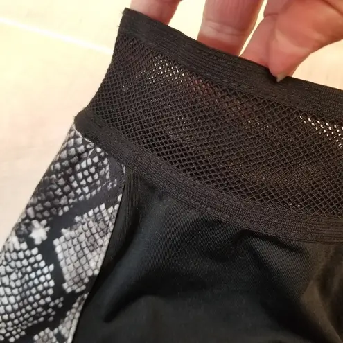 Pam & Gela {P/S}  Boa Side Stripe Leggings