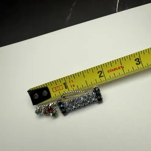 Rhinestone Golf Bag With Clubs Silver Tone Brooch Pin Golfing