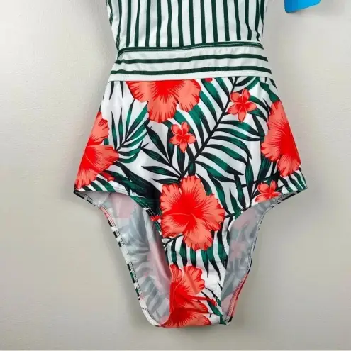 🏝️ Gorgeous Iffei One piece Swimsuit, Size Large, Beautiful Design,‎ NWT White