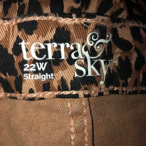 Terra & Sky Womens Straight Leg Jean Size 22W Animal Print High Rise New