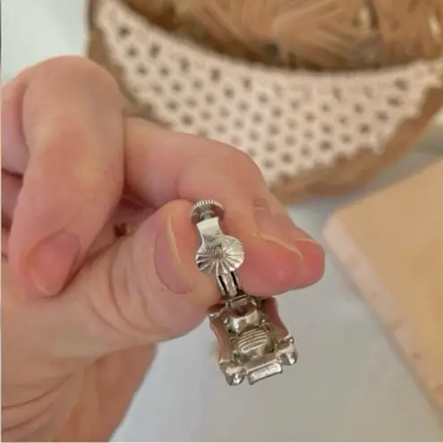 Vendome Pearl Rhinestone Earrings Vintage Elegant Classic Style Minimal Pearlcore Silver