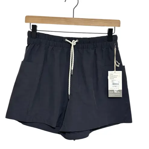 Vuori NWT Isla Baggie Short in Black - Size XS