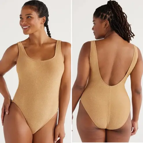 Love & Sports Women’s Metallic Scoop Back Tank One