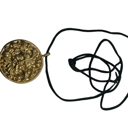 Wind Man Round 3D Gold Tone Man with Beard Face Pendant Necklace