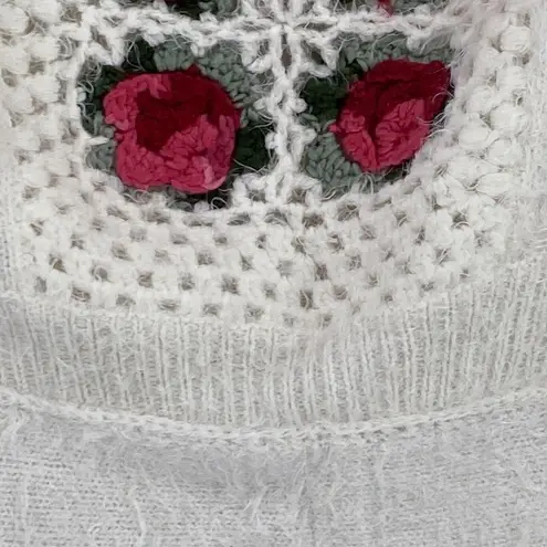 Vintage Concept Floral Rose Crochet Square Fuzzy Sweater Vest White Size M