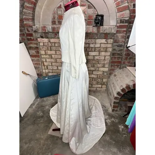 wedding suit cream puff sleeve peplum train