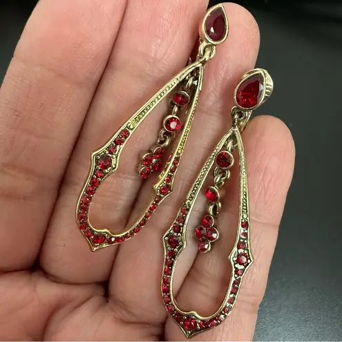Monet Gold-tone Wine Red Rhinestones Drop Dangle Earrings 10.1g.