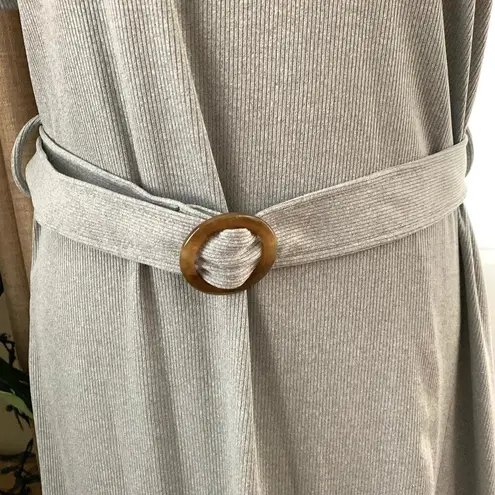 Cider Solid Belted Knitted Midi Dress in Grey