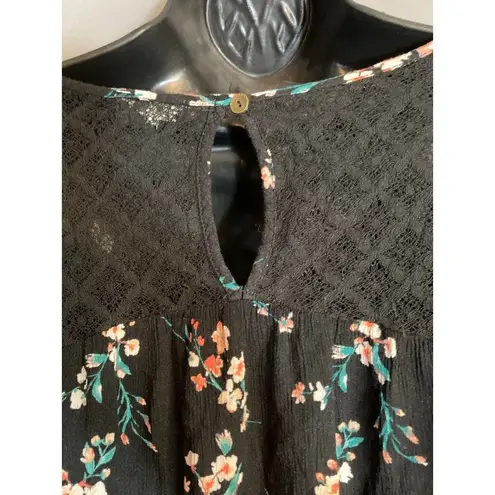 Mason & Belle black floral crinkle blouse Size M