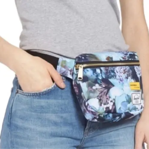 Herschel Supply Company Herschel Supply Co - Fifteen Hip Pack, Winter Floral Hoffman Collection