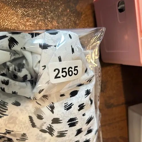 Hilary Radley Top Womens 2X White Leopard Print Roll Sleeve Tunic Blouse NEW