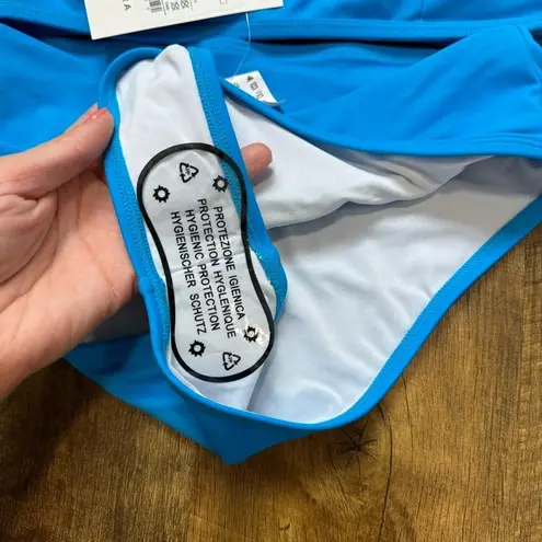 Halara NWT Matching Bikini Swimsuit Sz Small Sky Blue Crossover Waist Scoop Neck