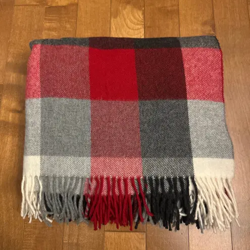 NWT 2010s Irish Lambswool Tartan Cape Scarf Woollen Market Ireland Small