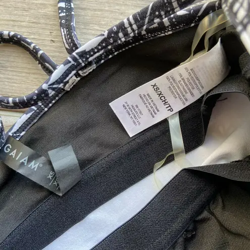 Gaiam Womens Tank Top XS Shine Bra Cassie Print Black Tap Shoe Yoga Athleisure