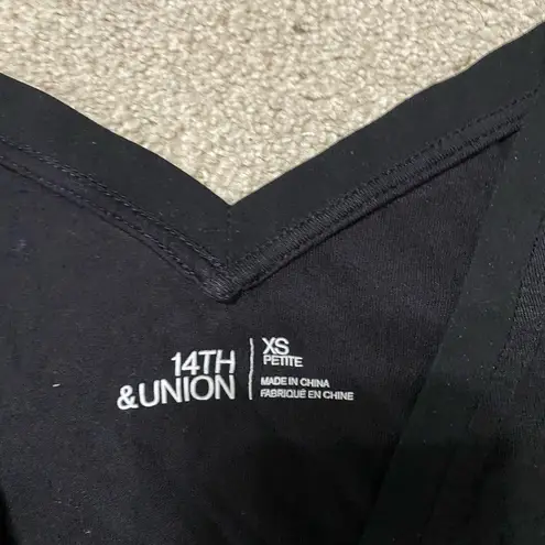 14th & Union  V Neck Contrast Trim Tank Top - Image 3