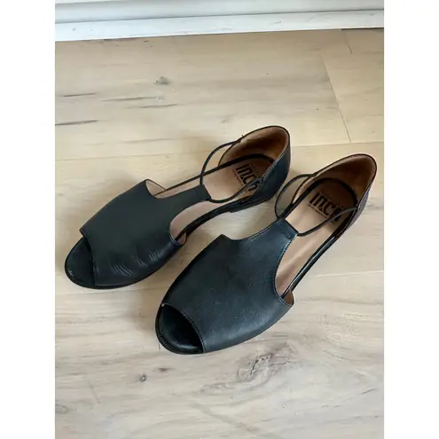 Fortress of Inca Womens Flat Sandals Leia T strap Black Peep toe Size 8