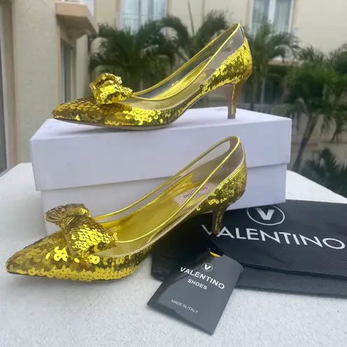 Valentino Garavani Runway Sequin Dollybow Pump, Gold, EUR 37 US 7 Brand New