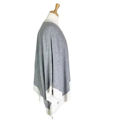 Mersea Knit Avalon Poncho in Fog/Sea One Size Gray Size undefined