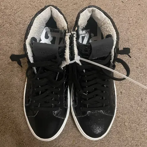 P448 NWOT  Black Fantasy Glitter Croc Embossed High-Top Gym Shoe Sneaker