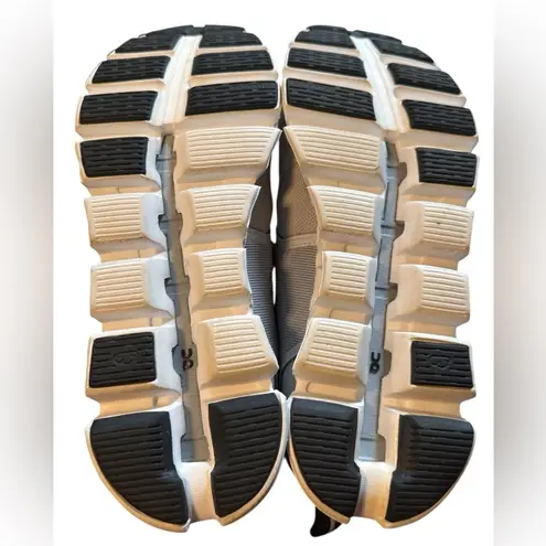 On women’s size 9 cloud 5 sneakers Black