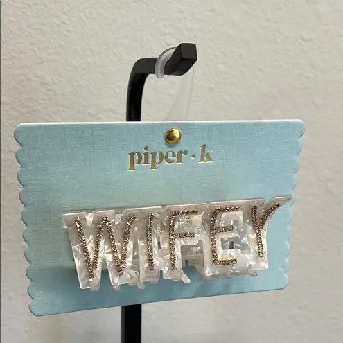 Piper K “Wifey” Hair Clip ✨