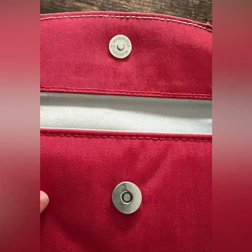 Baggallini | woman’s wristlet/wallet