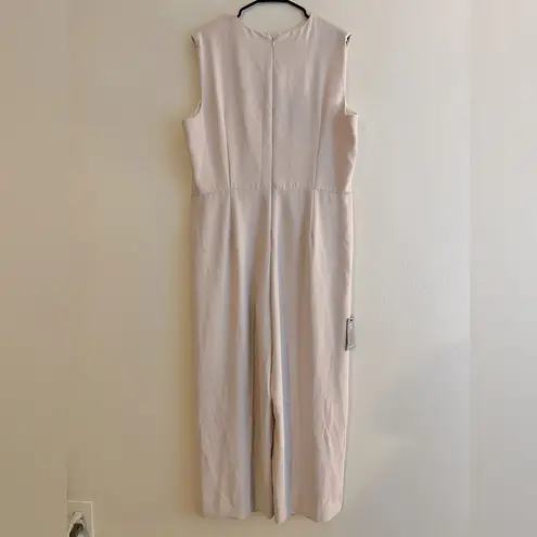 Le chateau Lé Cháteau Pantsuit