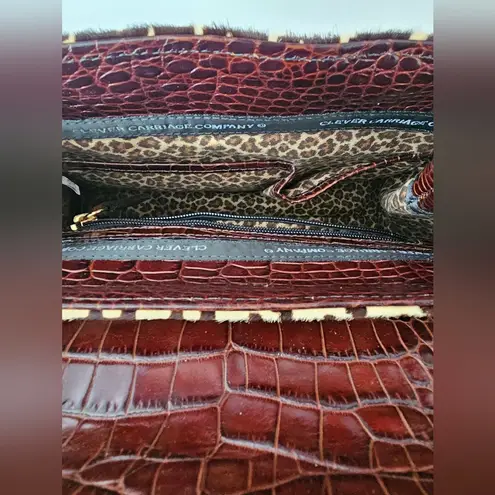 Clever Carriage Hand