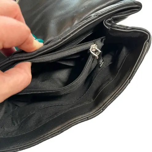 Badgley Mischka Chevron Quilted Flap Chain Vegan Leather Handbag Purse Black