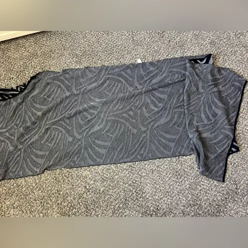 St John Sport Women’s Black Animal Print Blanket Shawl Scarf Wrap One Size