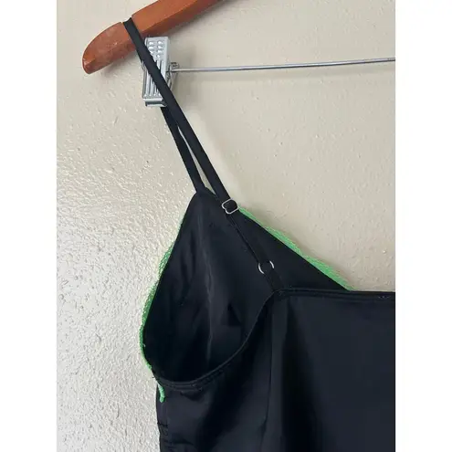 Edikted Black and Green Lace Trim Cropped Tank Size Small