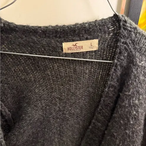 Hollister Women’s  Sweater/ Shaw Size Large